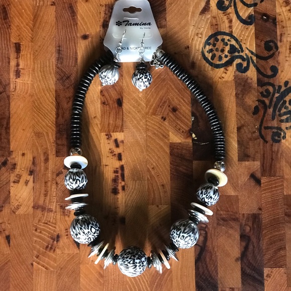🔥NWT Tamina Necklace & Earings Set - Picture 2 of 4